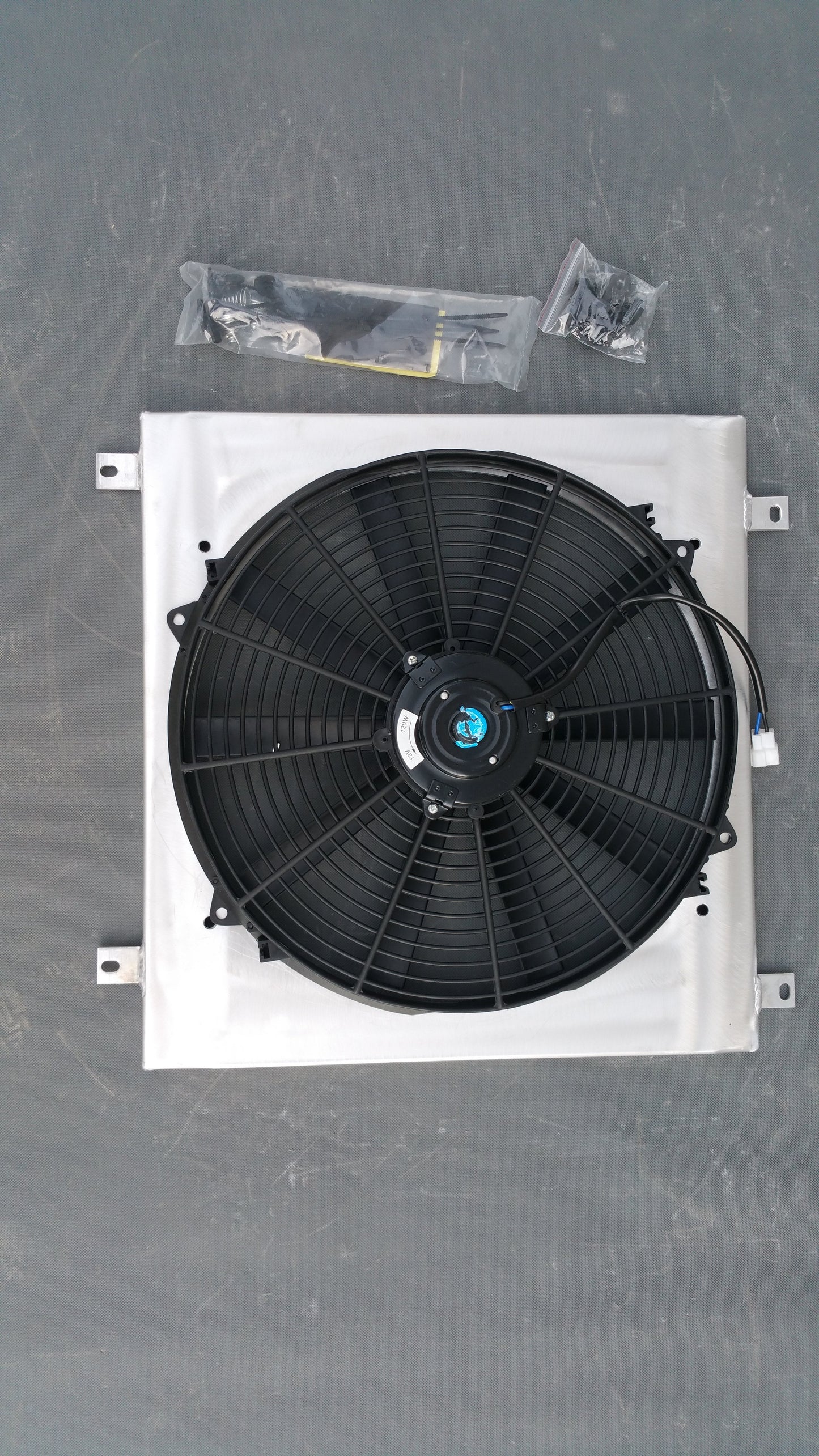 Aluminum Radiator Shroud + Fan for 1999-2005 JEEP GRAND CHEROKEE WJ WG 4.0L 4.7L