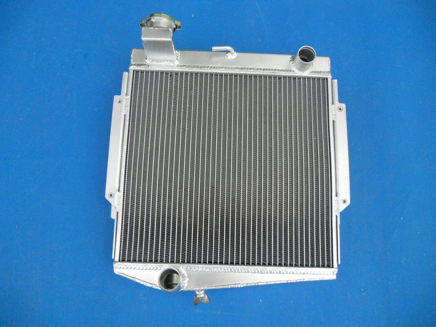 3 ROW 1966-1970 Datsun Roadster Fairlady Aluminum RADIATOR + FAN 67 68 69 70