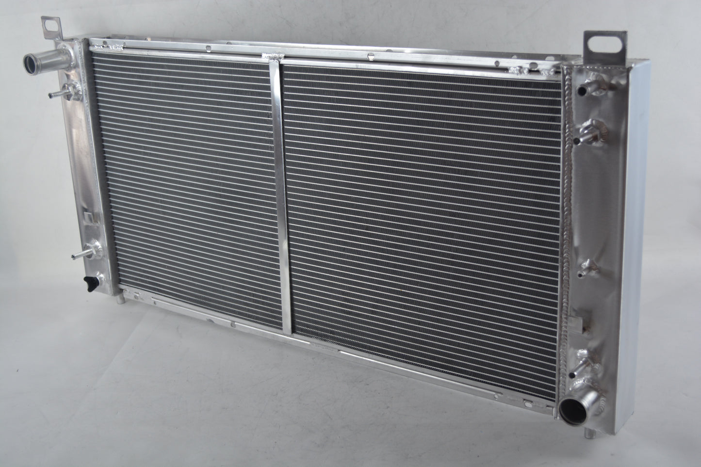 Aluminum Radiator for 2003-2009 Hummer H2 6.0L 6.2L V8 /99-11 Silverado pickup 6.0 V8