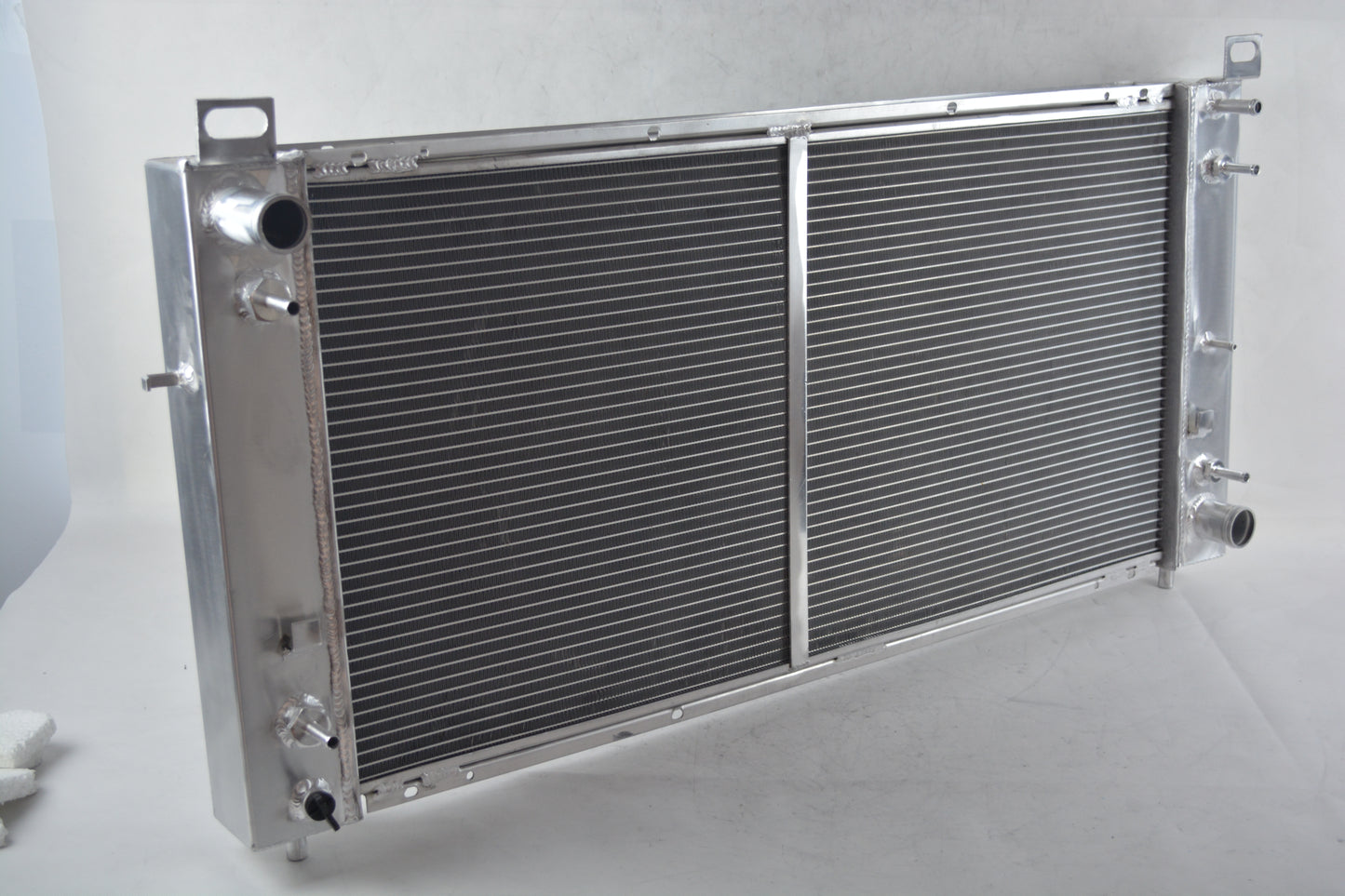 Aluminum Radiator for 2003-2009 Hummer H2 6.0L 6.2L V8 /99-11 Silverado pickup 6.0 V8