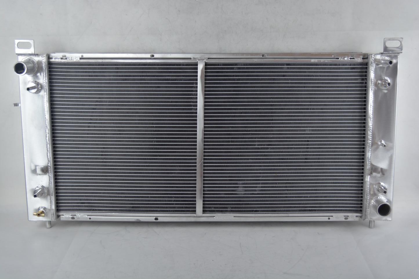Aluminum Radiator for 2003-2009 Hummer H2 6.0L 6.2L V8 /99-11 Silverado pickup 6.0 V8