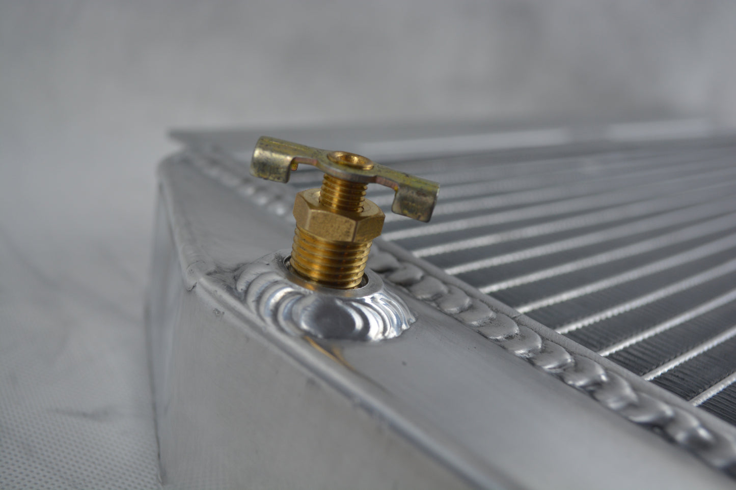 Aluminum Radiator for 1987-1991 Mitsubishi Pajero I L044G L049G 4D56T 2.5TD