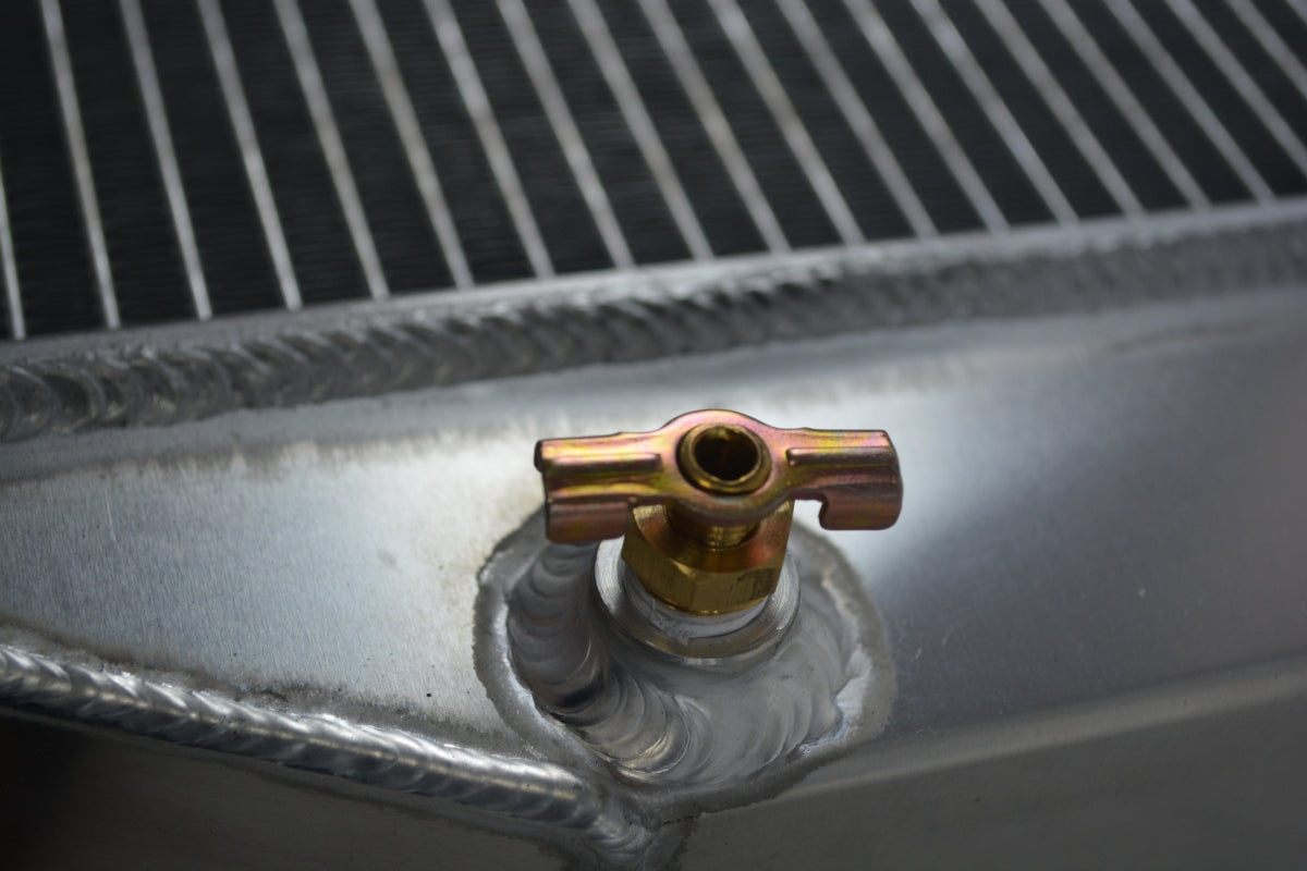 Aluminum radiator FOR LEXUS LX450 1996-1997 / TOYOTA LAND CRUISER 1993-1997 4.5L MT 1993 1994 1995 1996 1997