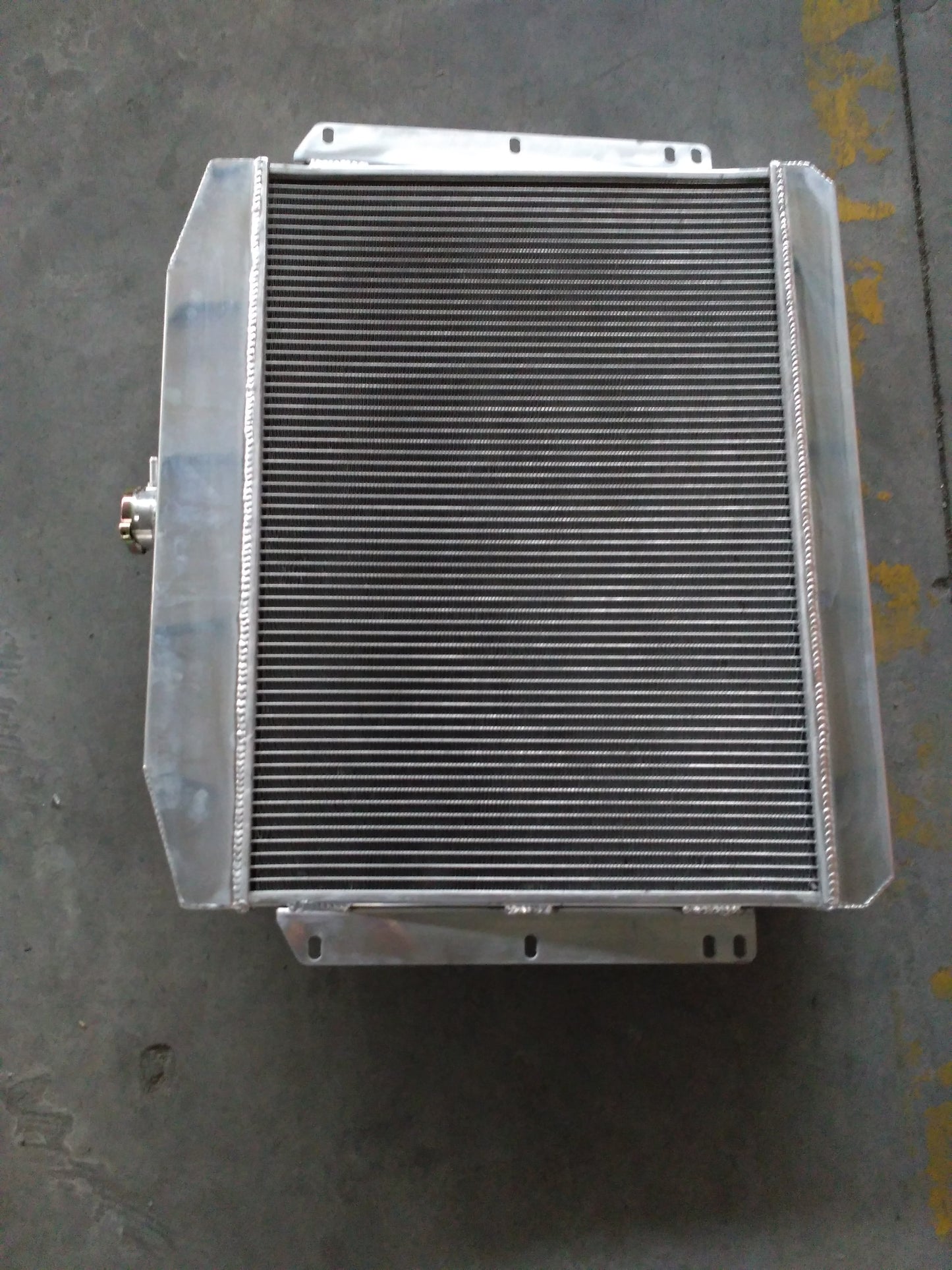 3 Row Aluminum Radiator for 1949-1951 Mercury W/Chevy 350 5.7 V8 Manual MT 1949 1950 1951