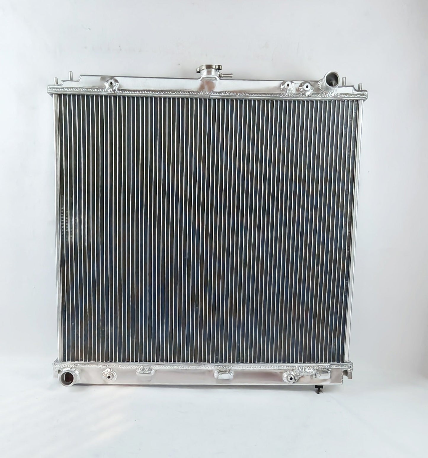 3ROW Aluminum Radiator For 2005-2019 Nissan Frontier Pathfinder 4.0L 5.6L V6 V8 2006 2007 2008 2009 2010 2011 12 13 14 15 16 17 18