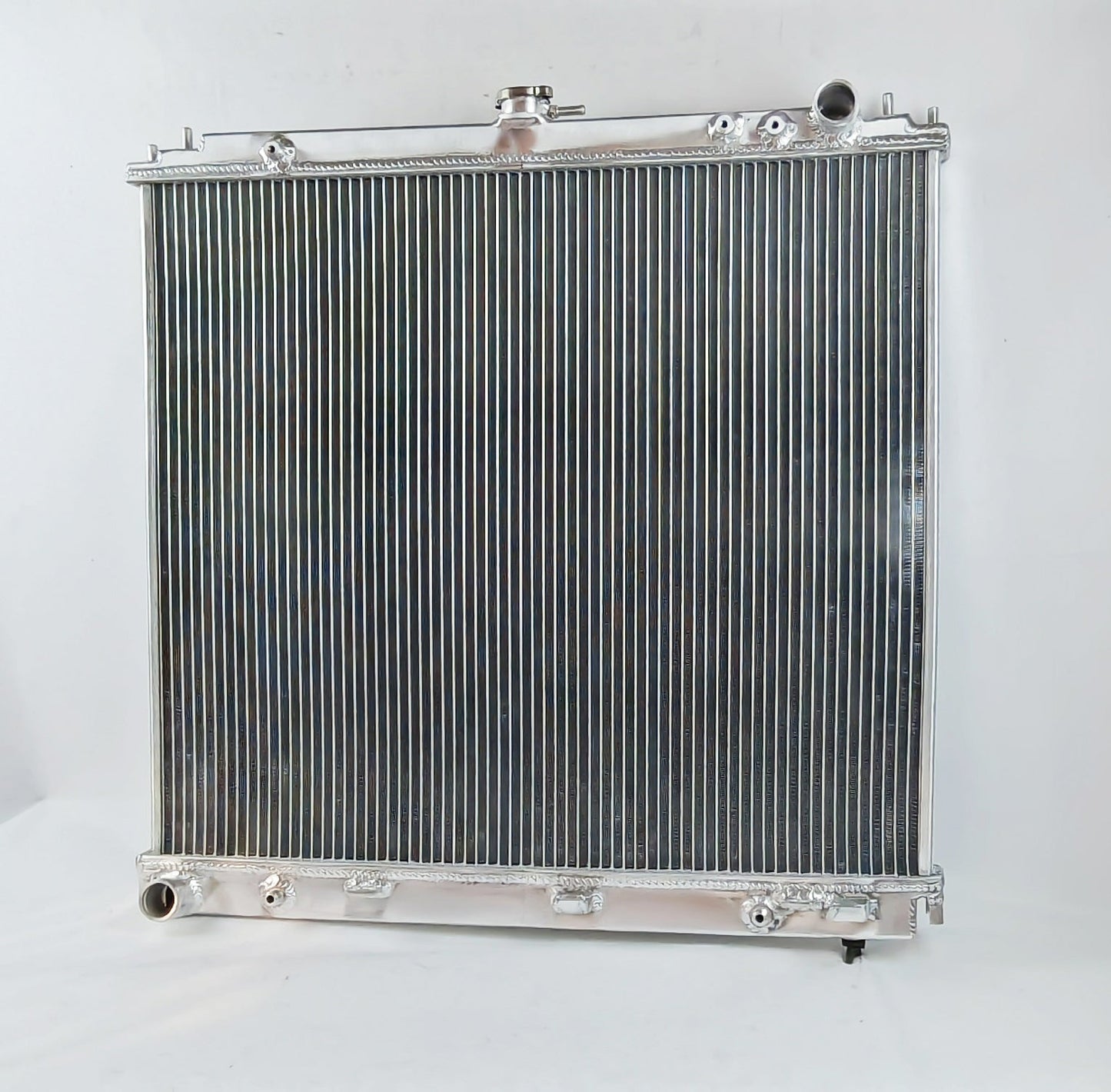 3ROW Aluminum Radiator For 2005-2019 Nissan Frontier Pathfinder 4.0L 5.6L V6 V8 2006 2007 2008 2009 2010 2011 12 13 14 15 16 17 18