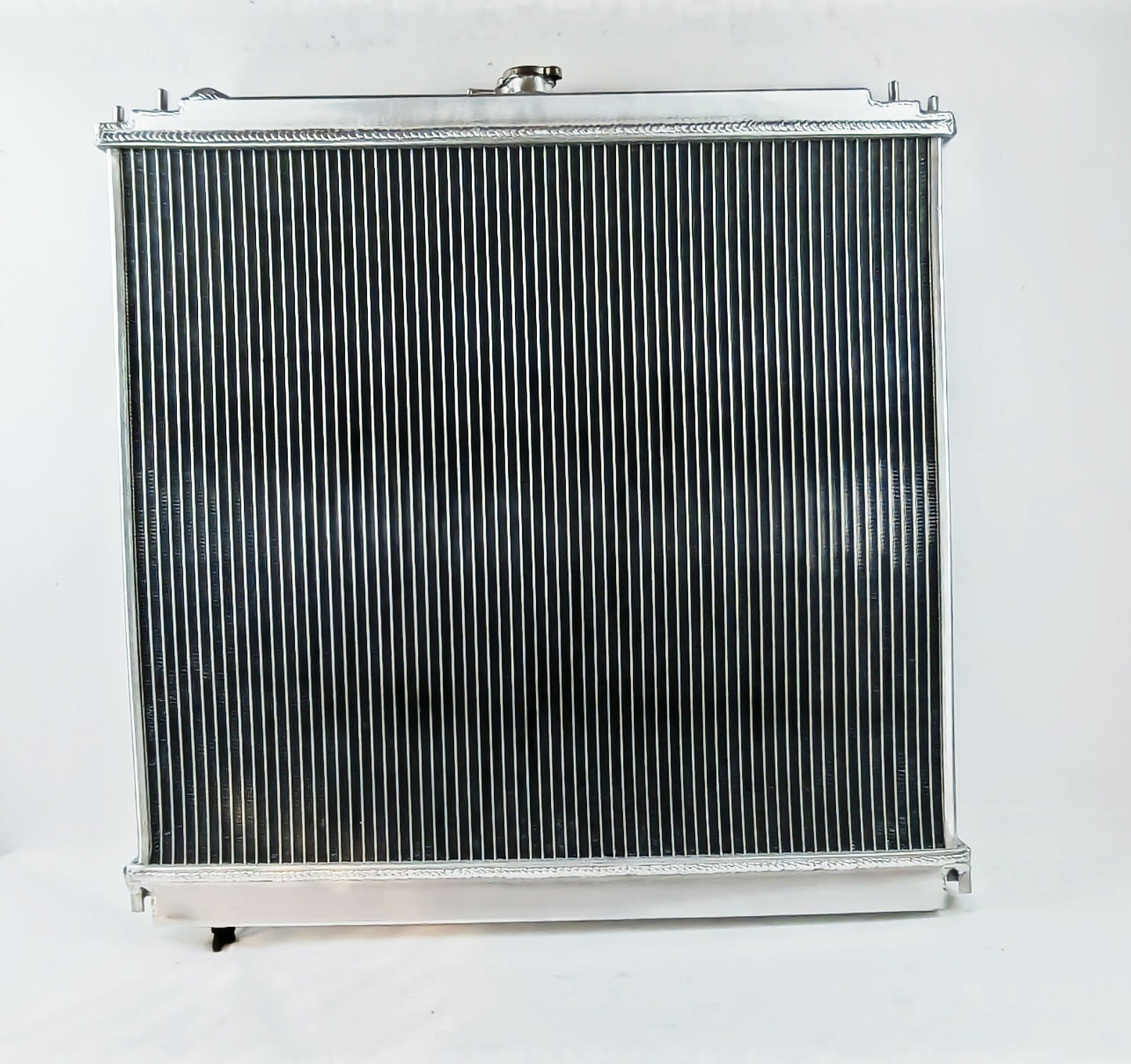 3ROW Aluminum Radiator For 2005-2019 Nissan Frontier Pathfinder 4.0L 5.6L V6 V8 2006 2007 2008 2009 2010 2011 12 13 14 15 16 17 18