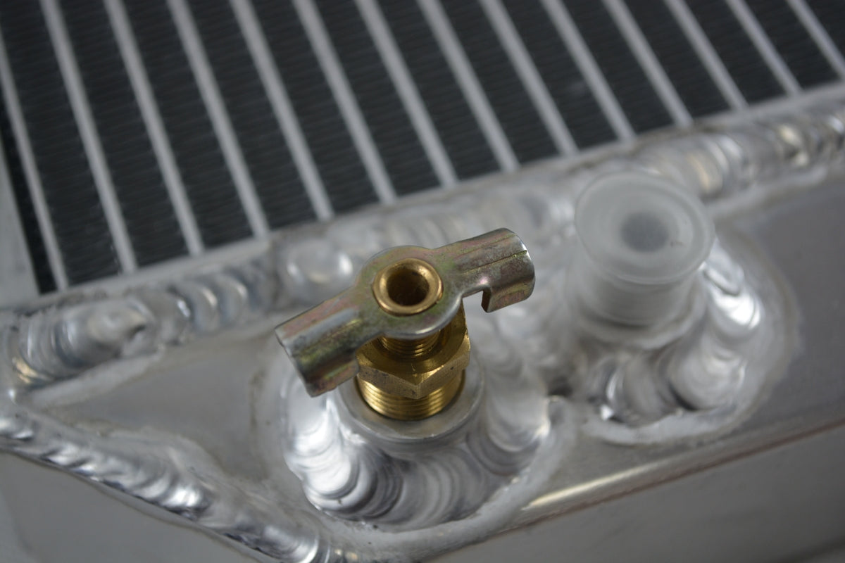 50mm Aluminum Radiator for Toyota Hilux/Pickup 2.4L 2.0L (LN130) - Fits Automatic & Manual Transmission