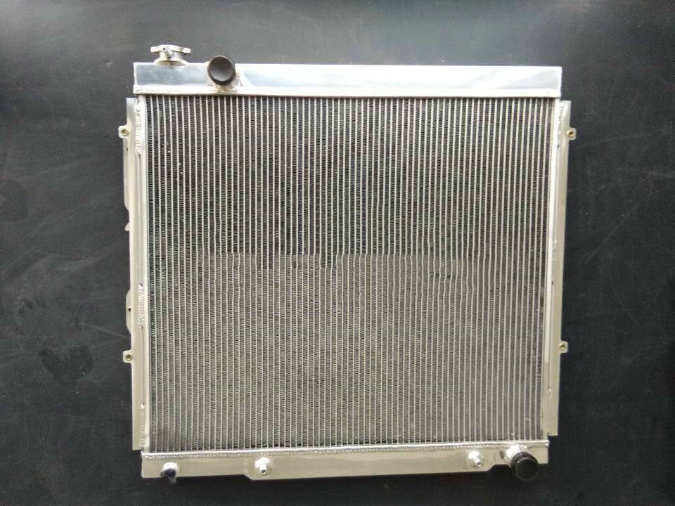 Aluminum Radiator for 2001-2007 06 05 Toyota Sequoia 2004-2006 Tundra 4.7 V8 04 05 06
