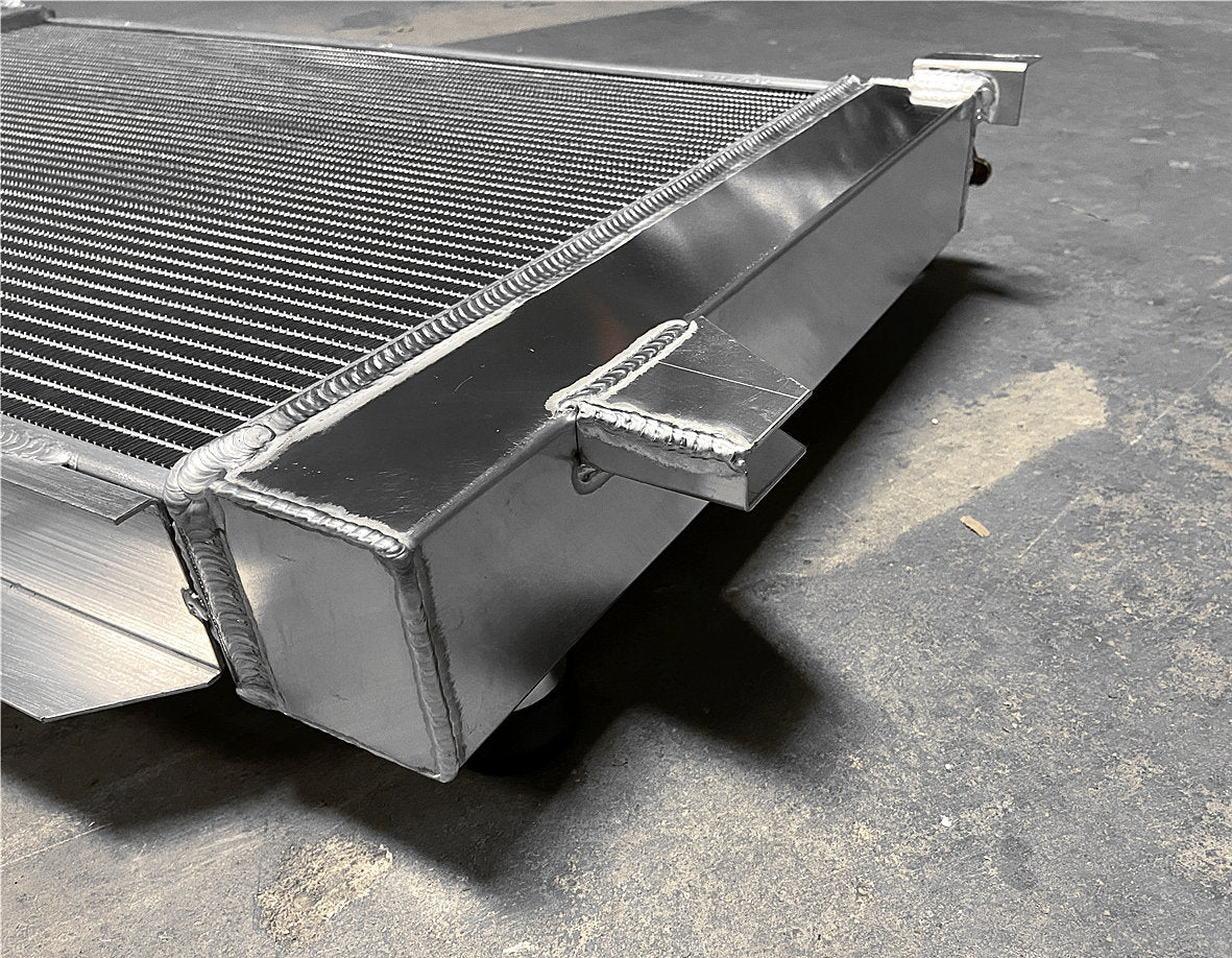 3 Row Aluminum Radiator For 1985-1996 FORD F-150 F-250 F-350 BRONCO 5.0/5.8/7.5L 1986 1987 1988 1989 1990 1991 1992