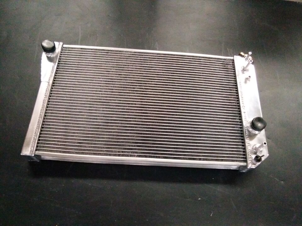 Aluminum radiator& FAN for Chevrolet Chevy 5.7L S10 W/ V8 Conversion AT/MT 1982-2002