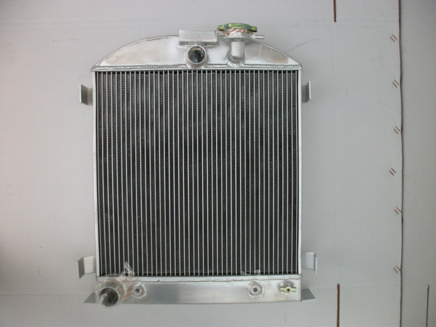 3 ROW 62mm Aluminum Radiator FOR 1931-1932 Ford Chopped Hot Rod w/Ford 302 V8 Model A 1931 1932