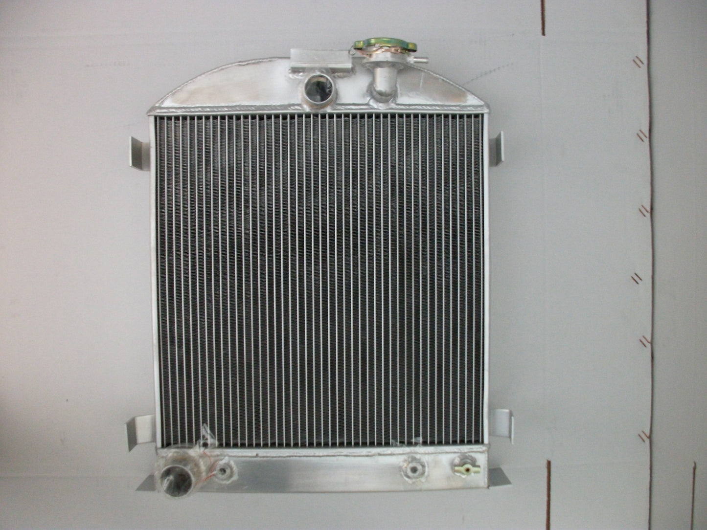 3 ROW 62mm Aluminum Radiator & FAN FOR 1931-1932 Ford Hot Rod Chopped w/Ford 302 V8 Model A 1931 1932