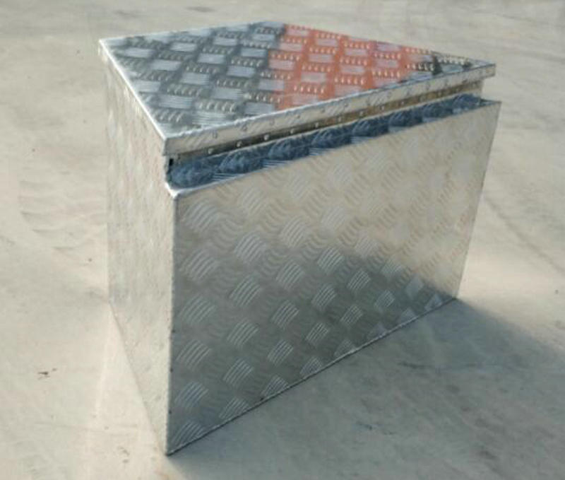 15.2" X 29" X 18"(736mmx420mmx460mm) Aluminum Truck Pickup Underbody Tool Box Tongue Trailer Storage