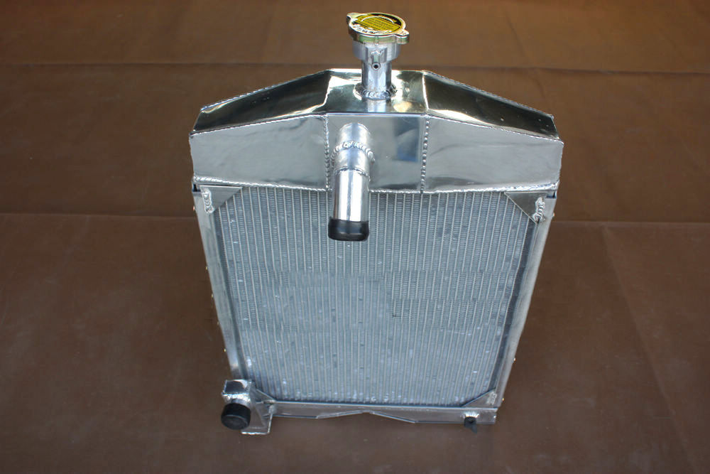 4 ROW Aluminum Radiator For Ford Tractor 8N8005 2N 8N 9N With Cap