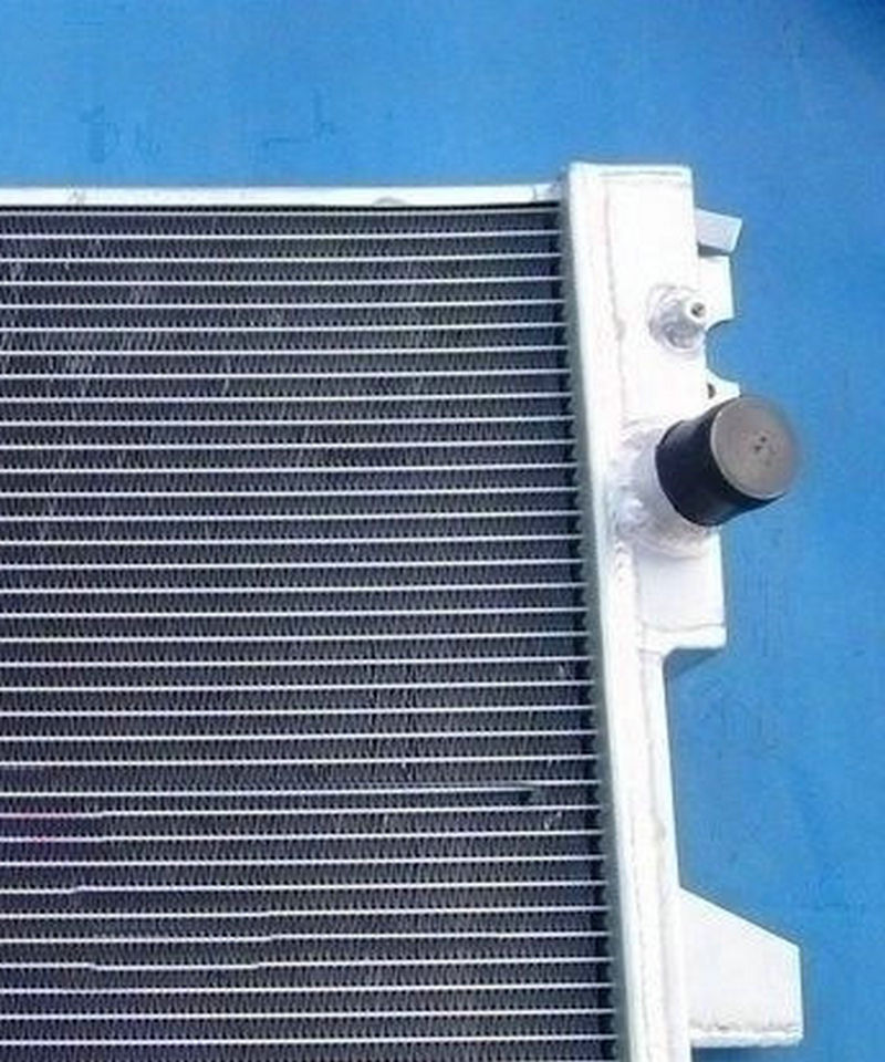 New aluminum universal radiator 96-99 for Ford Explorer 97-99 Mountianeer V8 5.0L 8CYL 5.0
