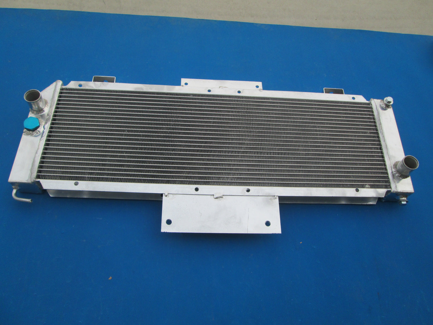 Aluminum radiator FOR 1977-1985 Renault Alpine A310 V6 1977 1978 1979 1980 1981 1982 1983 1984 1985