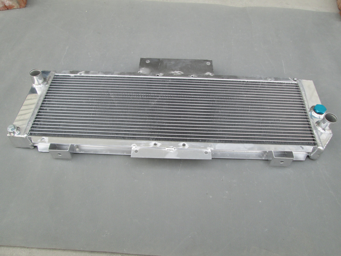 Aluminum radiator FOR 1977-1985 Renault Alpine A310 V6 1977 1978 1979 1980 1981 1982 1983 1984 1985