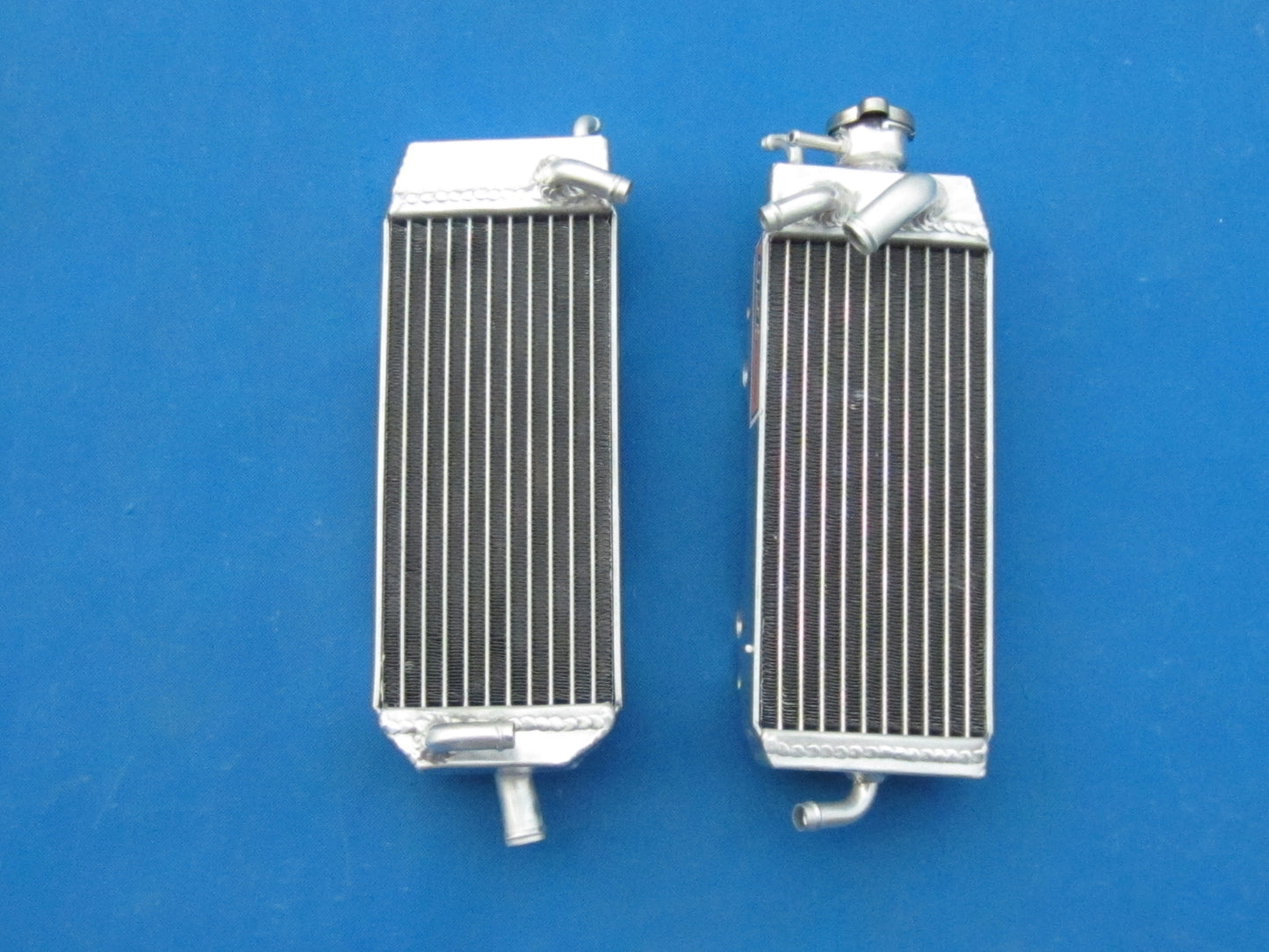 Left & Right Side Aluminum Radiator For Suzu-ki RM125W RM125X RM125Y 1998-2000 1999 Models RM 125 W/X/Y