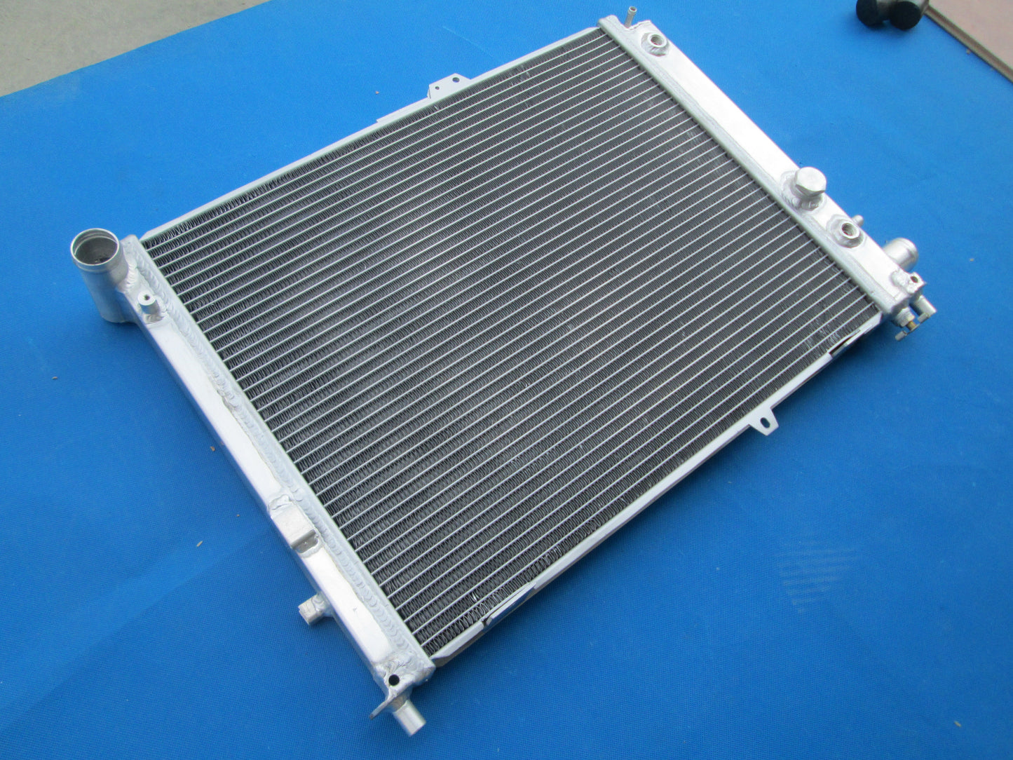 ALUMINUM RADIATOR & fans FOR 1993-1998 SAAB 9000 CD/CS 2.0/2.3 16V TURBO,3.0 24V CDE AUTO 1993 1994 1995 1996 1997 1998