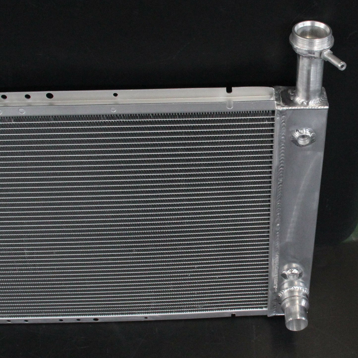Aluminum Radiator for CHEVROLET GMC Express Savana 2500 3500 2003-2004 4.8/6.0L V8