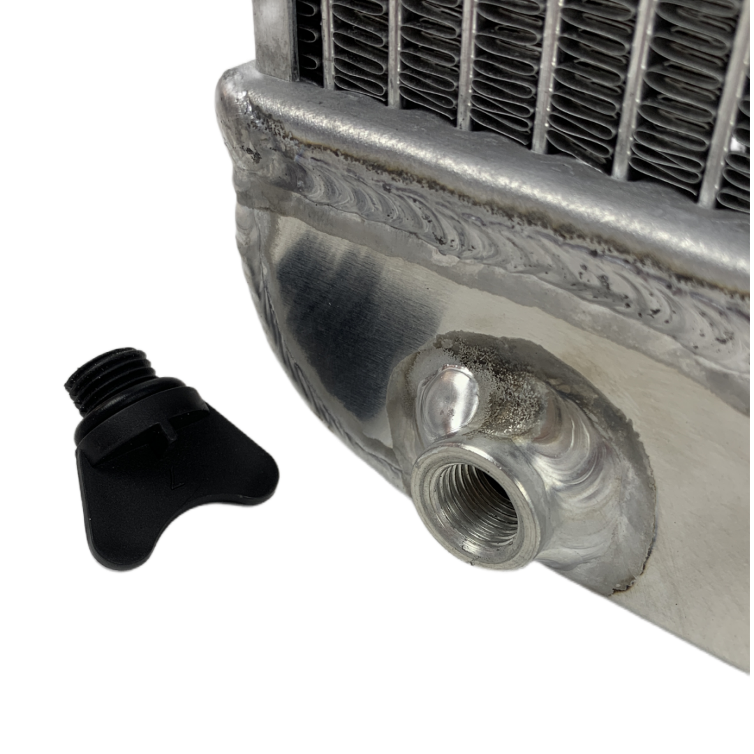 Aluminum Radiator For 1970 1971 JEEP CJ5 CJ6 / 1966-1971 JEEPSTER V6 Engine MT