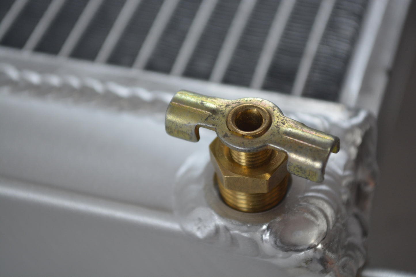 Aluminum Radiator for JEEP GRAND CHEROKEE WJ/WG 4.7L V8 1999-2000 99 00 AT/MT