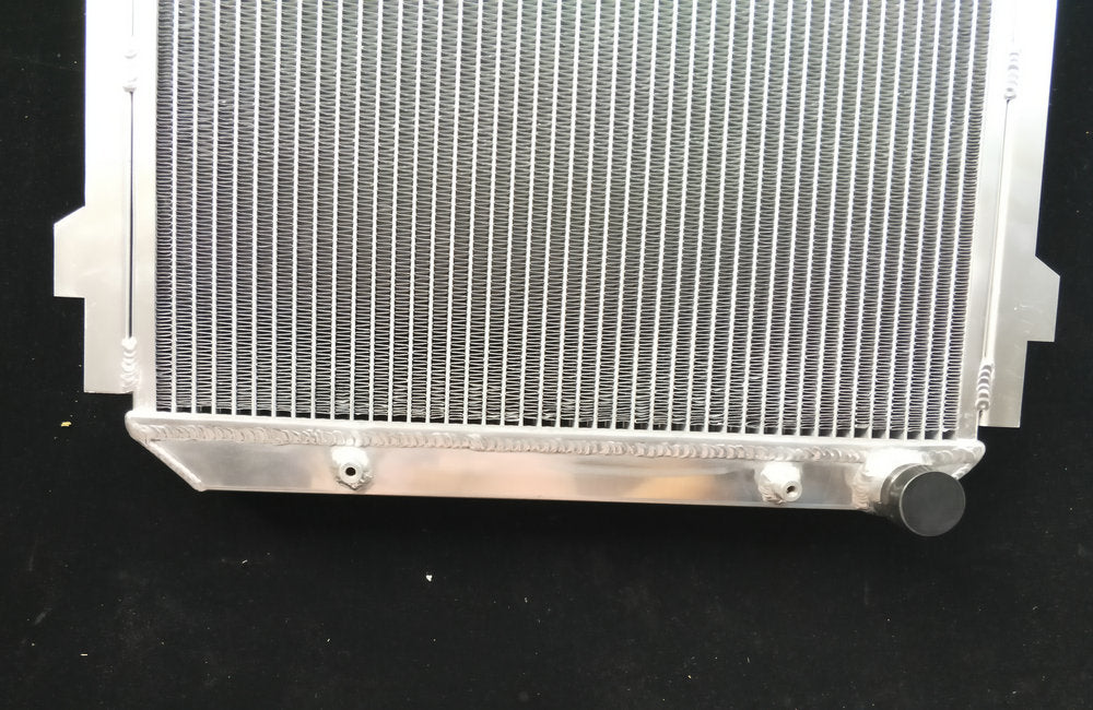 Aluminum Radiator & Fan For Ford Capri RS / Escort Superspeed MK1 Essex V6 2.6 / 3.0L  SA SB SC