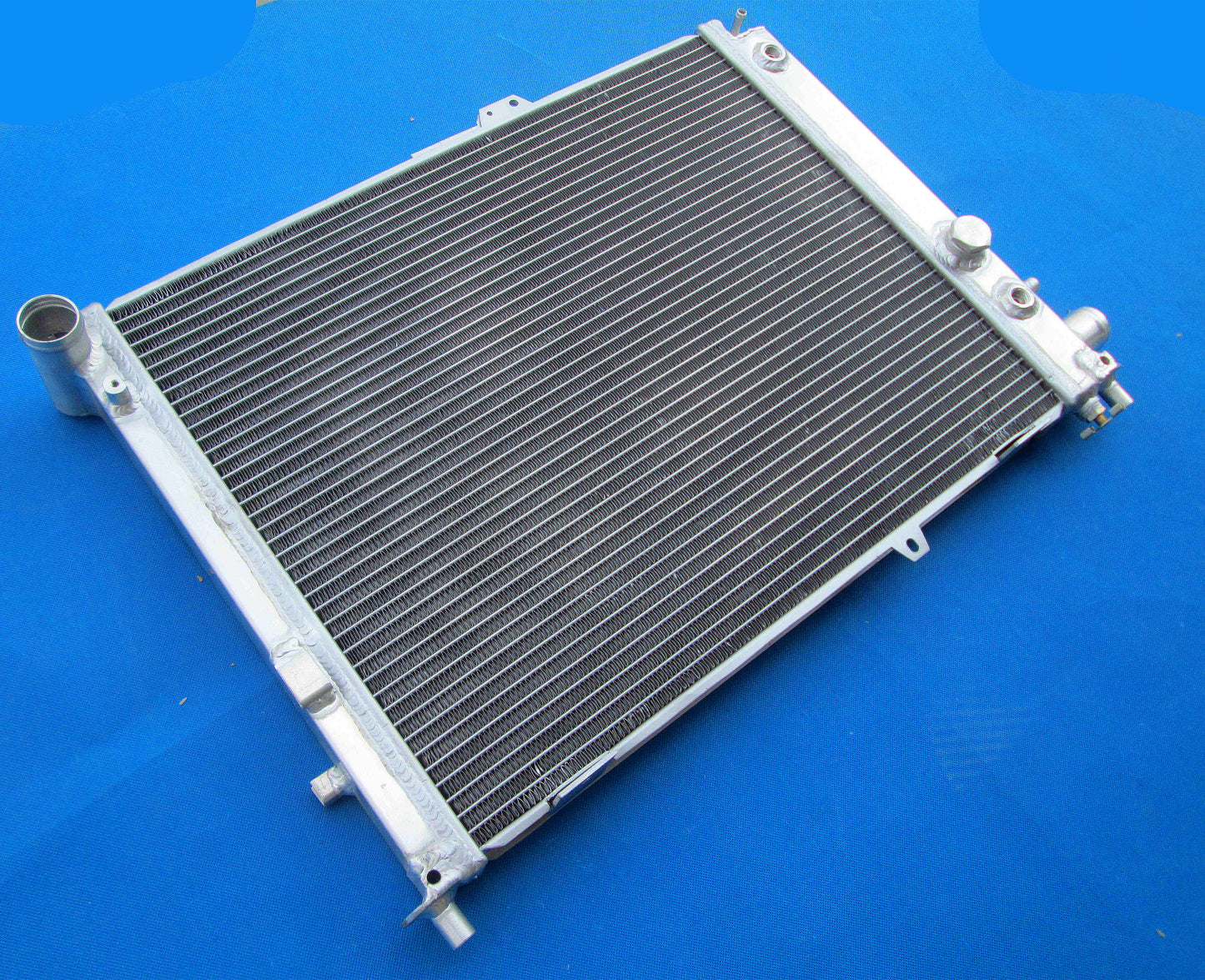 ALUMINUM RADIATOR FOR 1993-1998 SAAB 9000 CD/CS 2.0/2.3 16V TURBO,3.0 24V CDE AUTO   1993 1994 1995 1996 1997 1998